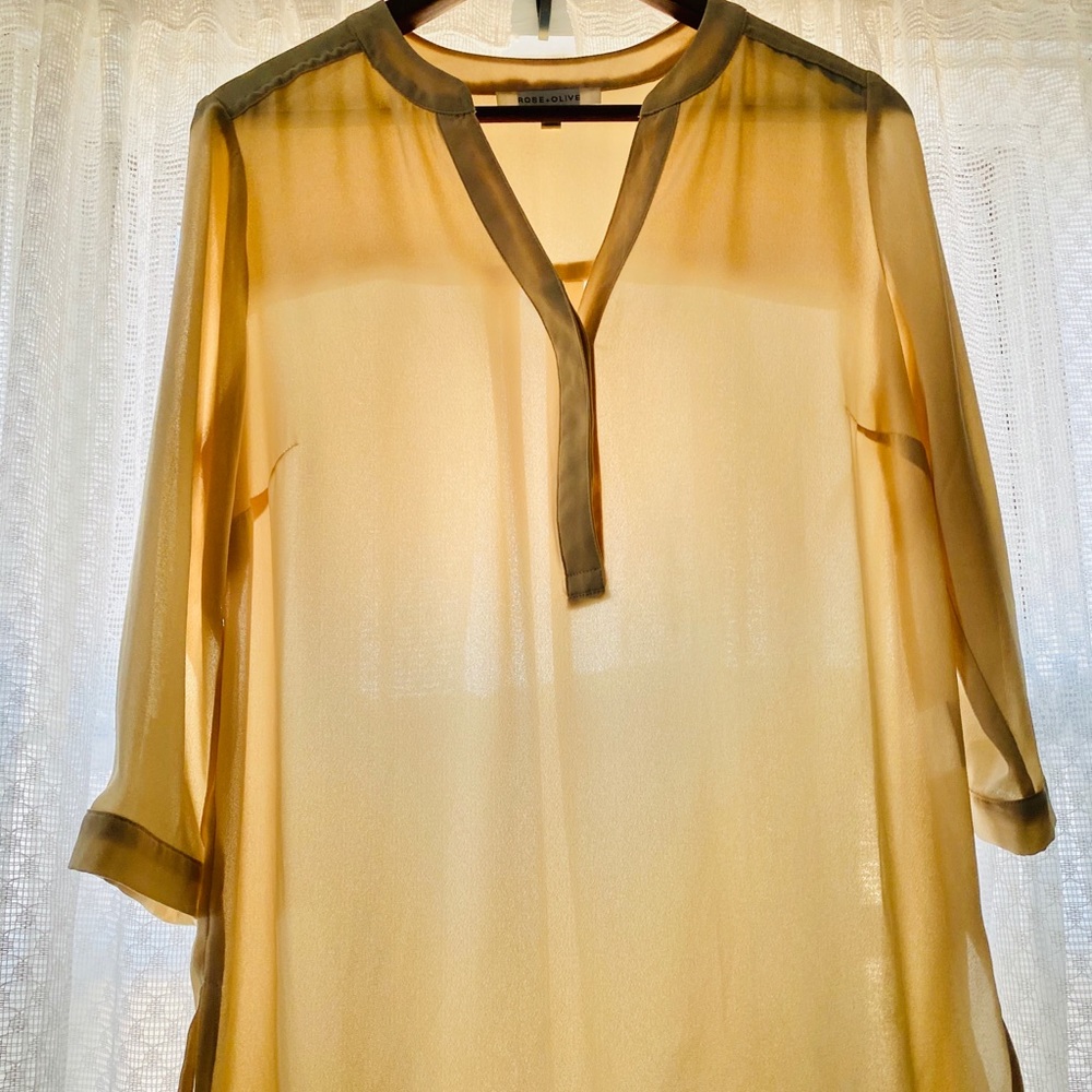 Rose &Olive tan 3/4 sleeve tunic blouse